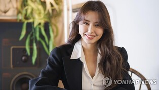 Actress Lee Hanee gives birth to daughter