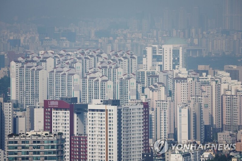 Population mobility hits 47-year low in May