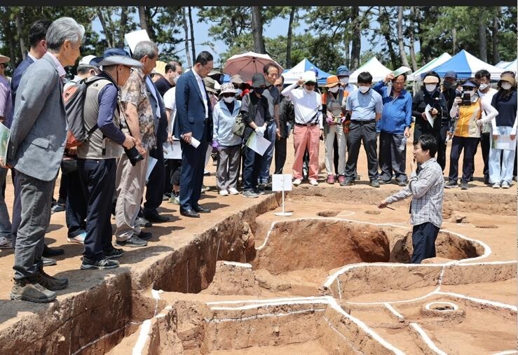 해남군, "군곡리 단순 패총 아니다…고대국제무역항 위용"
