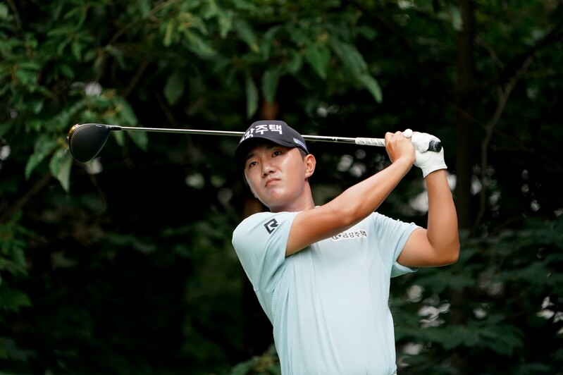 한국오픈 2R 선두권 옥태훈 "페어웨이 지키면서 기회 보겠다"