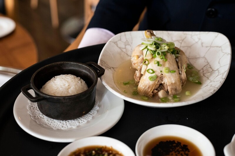 영국 스타 셰프 제이미 올리버 모교에서 선 보인 삼계탕