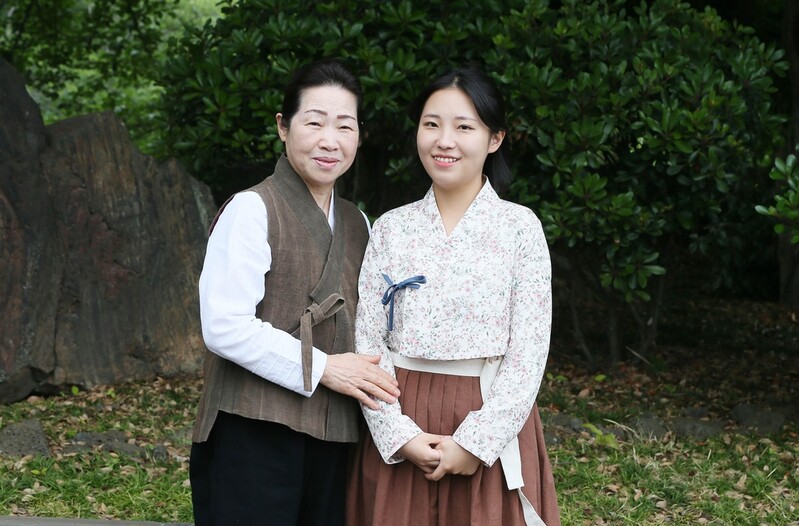 [다시! 제주문화] (38)"어머니와의 약속 끝까지" 3대째 제주농요 전통 잇다