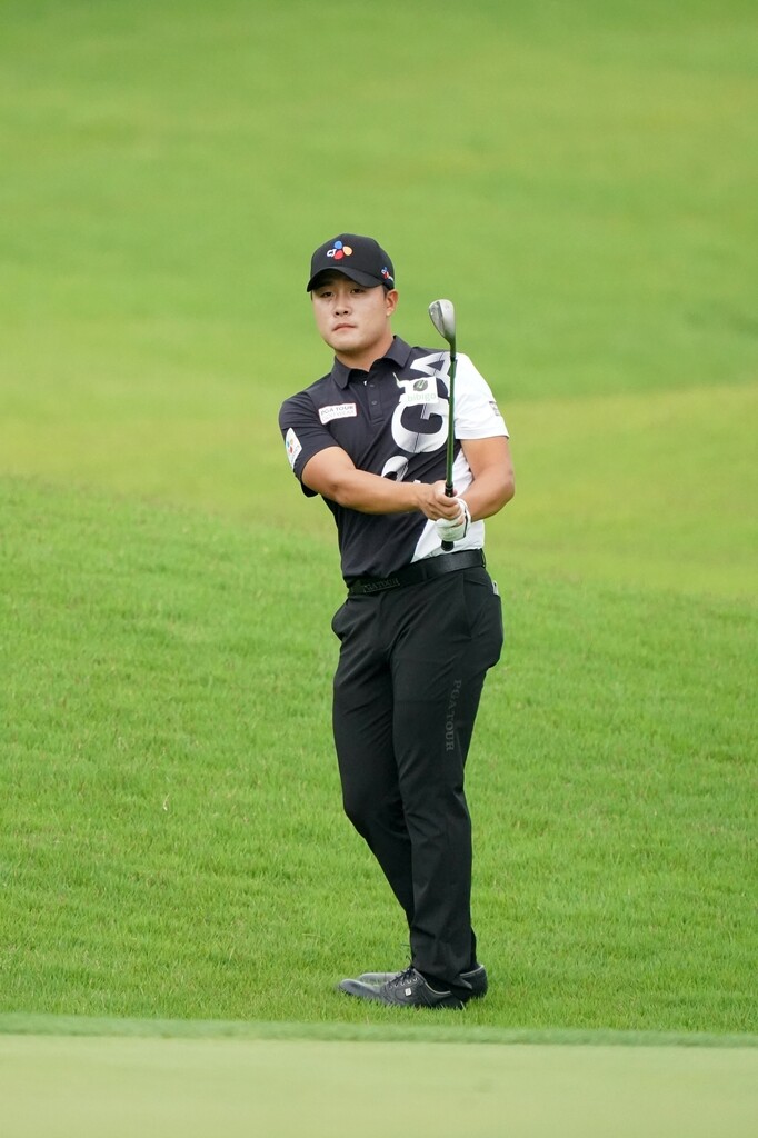 21세 김민규, 연장서 조민규 꺾고 한국오픈 골프대회 우승(종합)