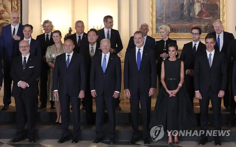 Yoon, first lady attend gala dinner hosted by King of Spain