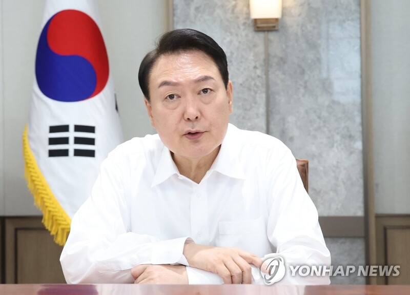 Yoon instructs aides to follow up on economic talks in Spain