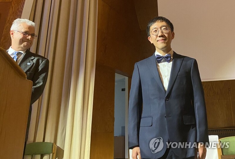 (3rd LD) June Huh becomes 1st scholar of Korean descent to win Fields Medal