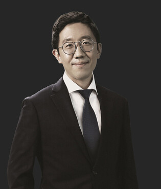 Korean American wins Fields Medal