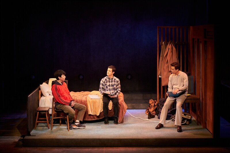 공정한 경쟁은 존재하는가…연극 '편입생'