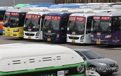 Airport bus passengers increase 2.6 times in 1st half due to rising travel demand