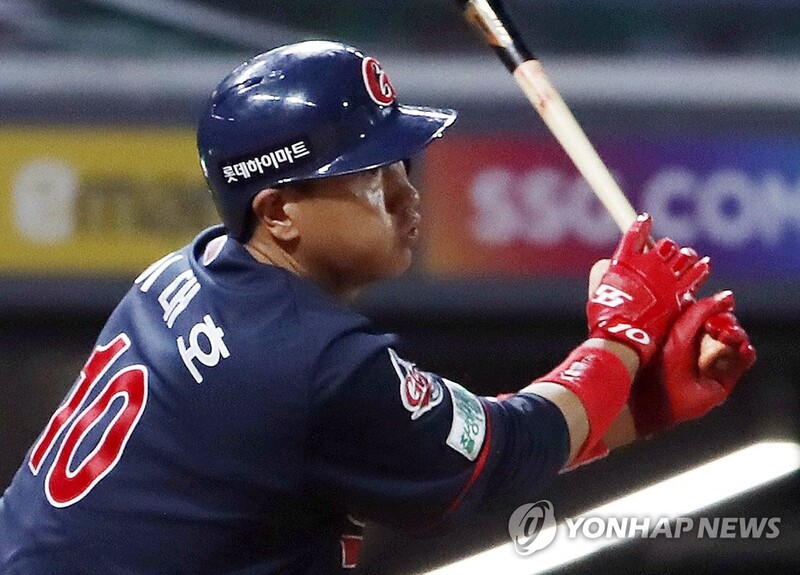 With 40 staring at them, KBO veterans turning back clock
