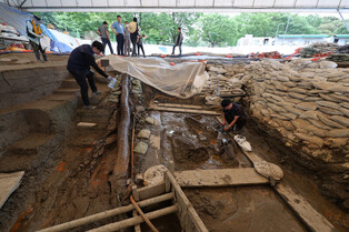 [K-Geography]  Ancient wooden plow excavated