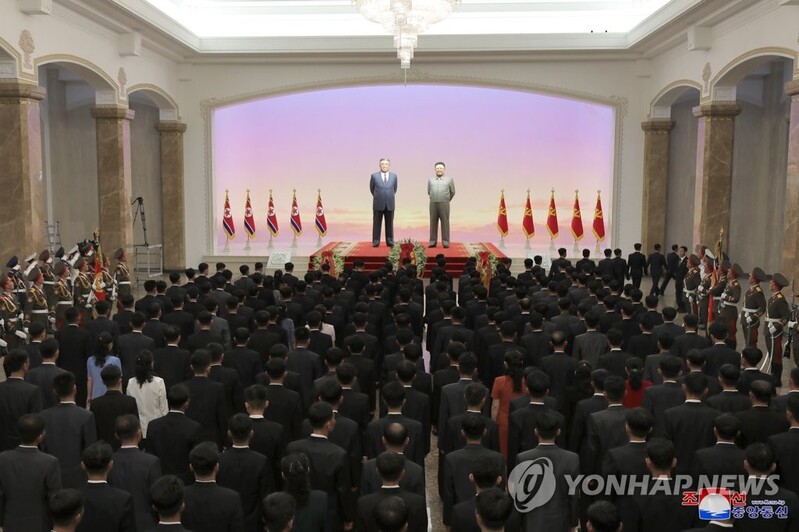 N.K. leader visits mausoleum to mark late grandfather's death anniversary