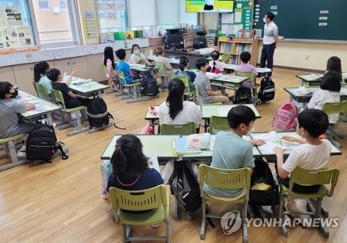 COVID-19 cases among Seoul students more than double over past week