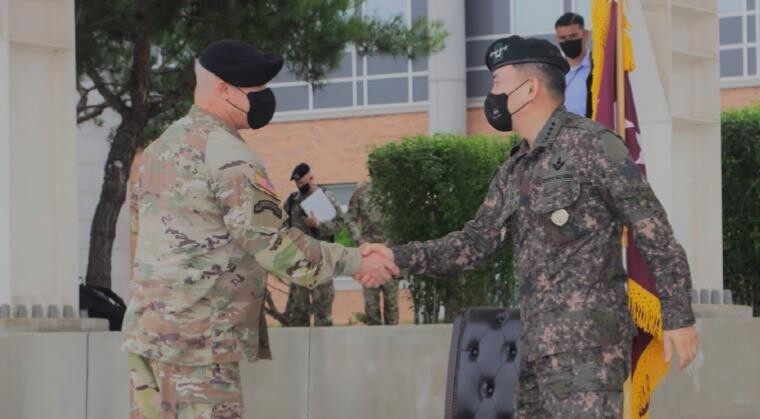 USFK chief hosts welcome ceremony for new S. Korean JCS chief