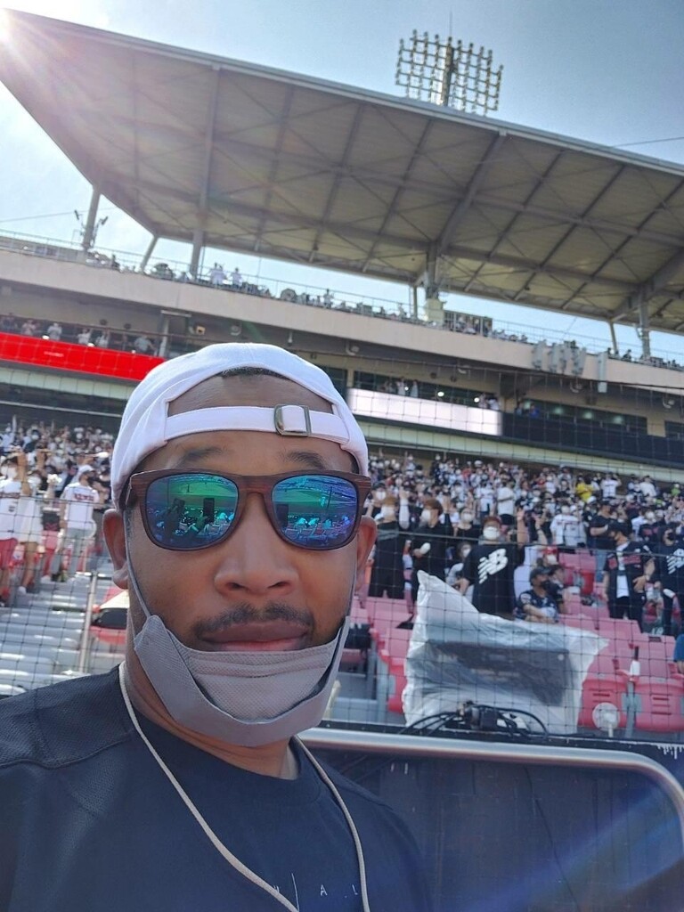 (Yonhap Interview) 'It felt like the right thing to do': how act of kindness led to ceremonial 1st pitch for American KBO fan