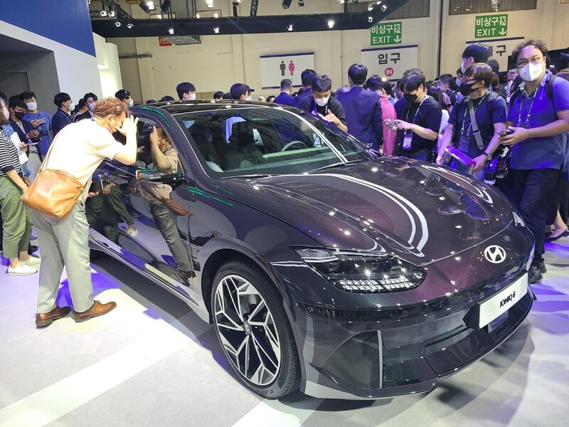 (LEAD) Hyundai unveils 2nd dedicated EV model IONIQ 6