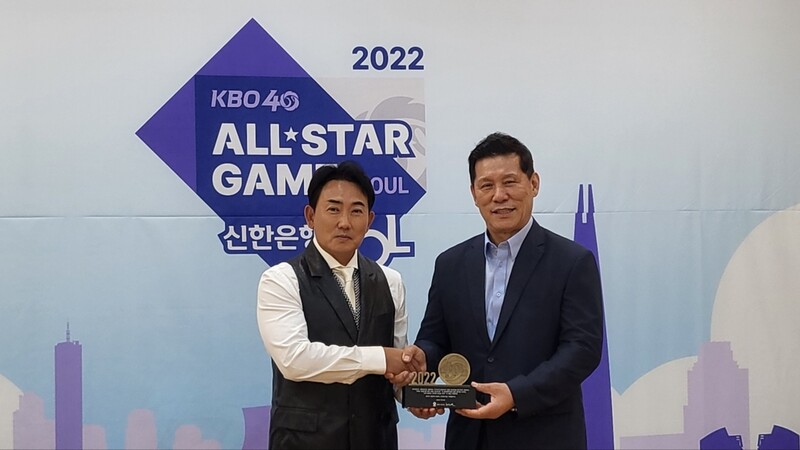 이승철, 프로야구 올스타전서 현악 밴드 애국가 무대