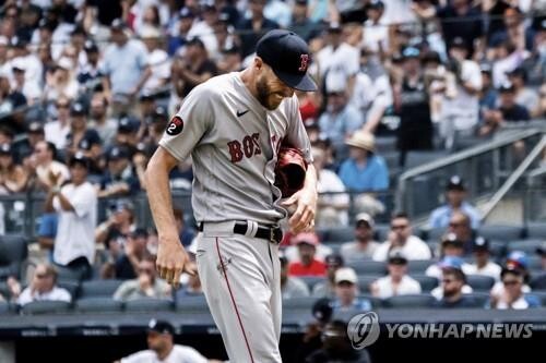 MLB 보스턴 에이스 세일 또 부상 불운…강습 타구에 손가락 골절
