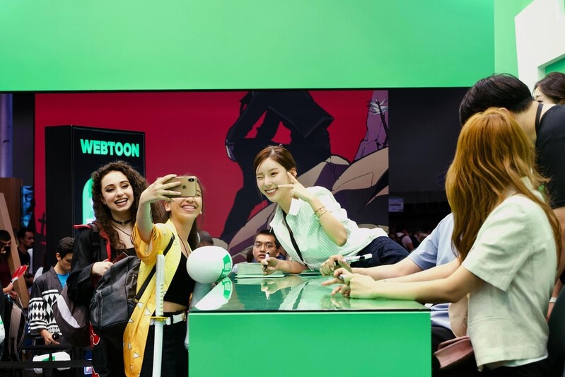 네이버웹툰, 프랑스 어메이징 페스티벌서 작가 사인회