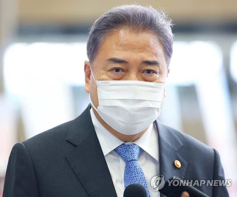 Seoul's top diplomat leaves for Tokyo for talks on warming bilateral ties