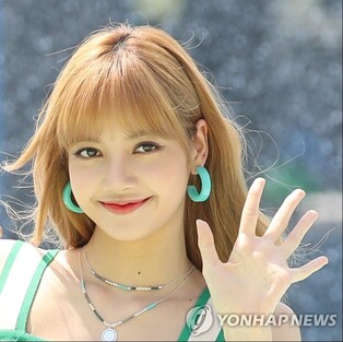 BLACKPINK Lisa's 'MONEY' surpasses 500 million streams on Spotify