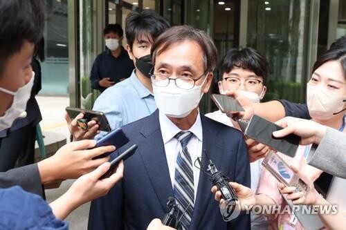 Appeals court acquits senior prosecutor of assaulting Justice Minister Han during 2020 raid