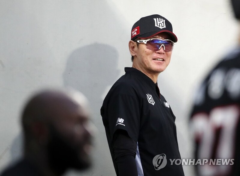 Korean Series-winning manager Lee Kang-chul named S. Korea skipper for WBC