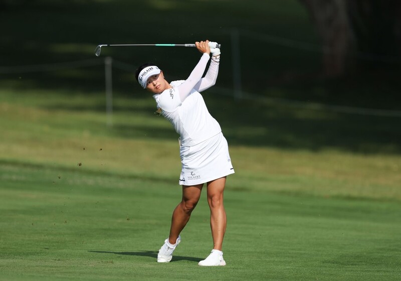 고진영, 메이저 에비앙 챔피언십 1R 공동 5위…선두와 3타 차