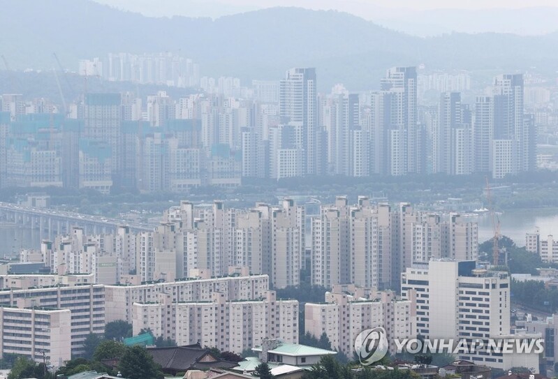 Population mobility hits 48-year low in June