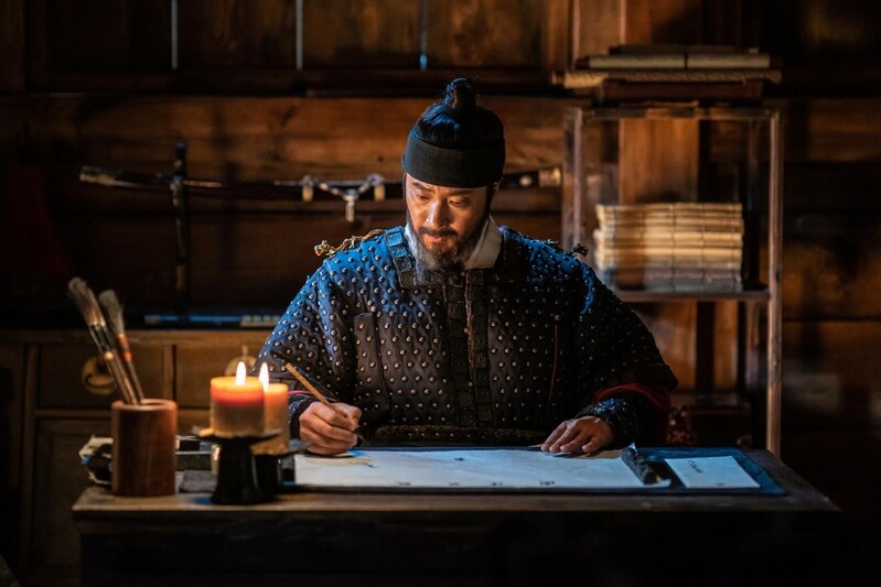 Film about legendary Korean naval hero tops box office on its opening day