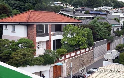 Top court opposes seizure of annex to ex-President Chun's house