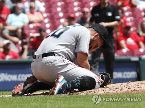 MLB 마이애미 투수, 시속 167㎞ 직선 타구에 머리 맞고 교체