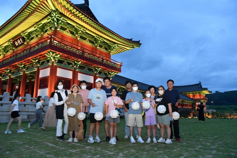 경주 대표 야간관광상품 신라달빛기행…10월까지 열려