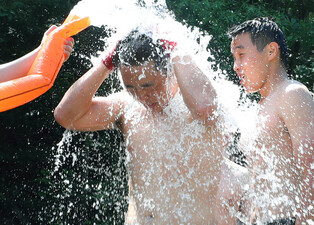 [K-Geography] Cool off heat of guerrilla training