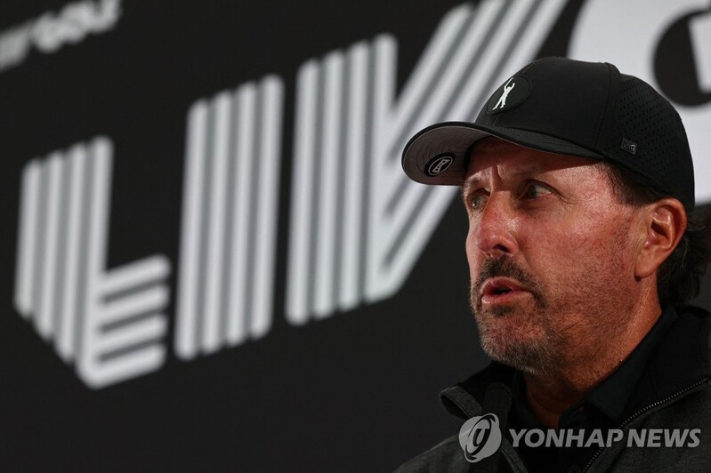 'LIV 합류 징계' 미컬슨 등 11명, PGA에 반독점법 위반 소송제기