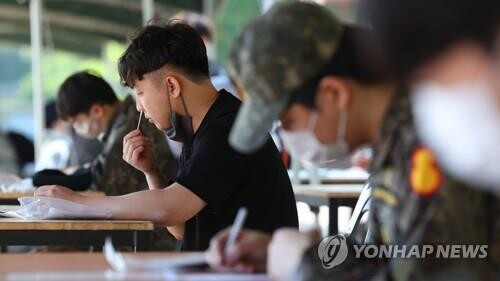 COVID-19 tests for new conscripts to be resumed amid virus resurgence