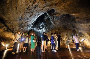 [K-Geography] Summer vacation in cave
