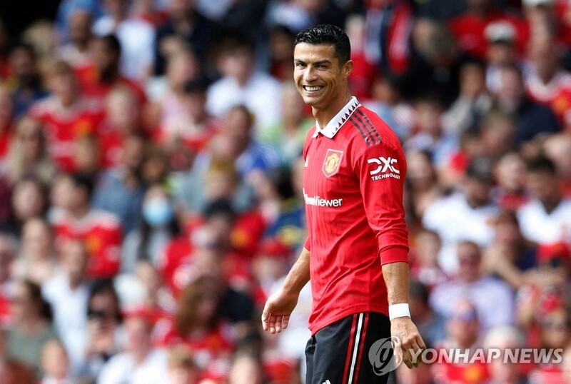 텐하흐의 태세전환?…"최고의 골잡이 호날두 덕에 행복해"