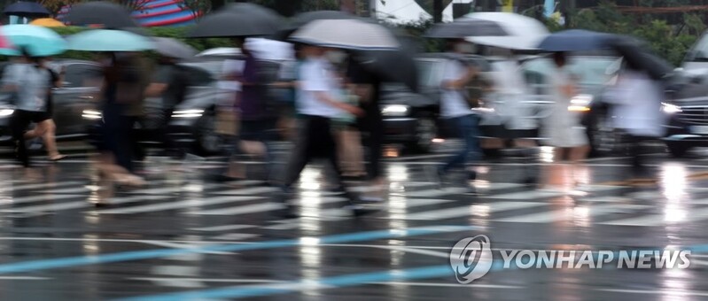 Heavy rain advisories issued in much of capital area, northern Gangwon Province