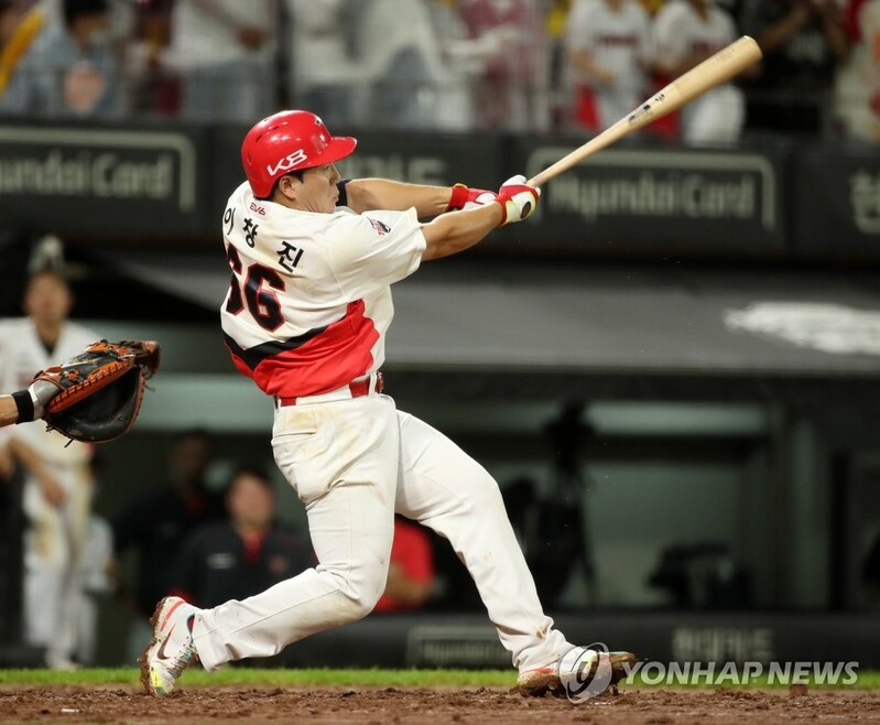 Late-blooming outfielder nabs 1st top monthly award in KBO