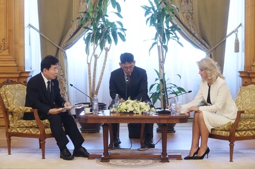 Assembly speaker steps up arms sale campaign in Romania