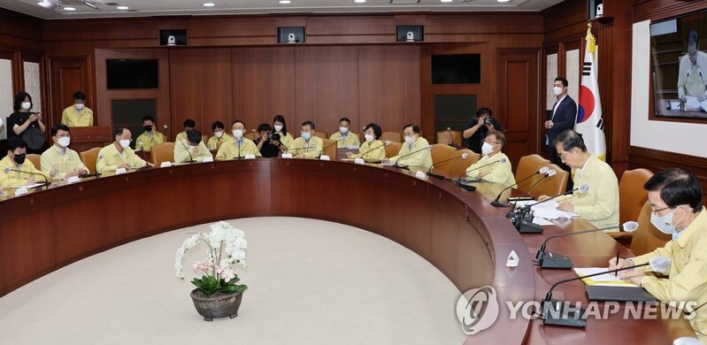 (LEAD) Gov't to swiftly take steps to designate rain-hit areas as special disaster zone