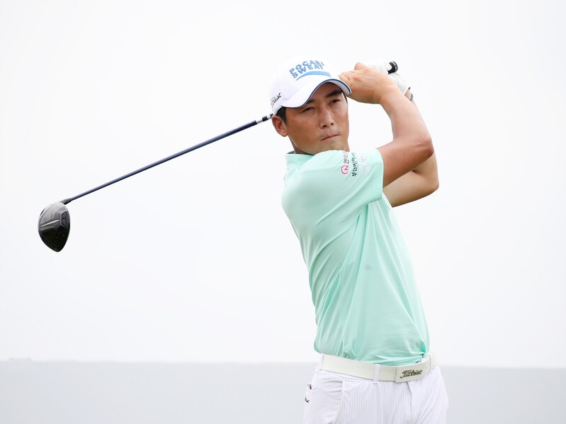 '쳤다 하면 버디 찬스' 이동민, 7타 줄여 우승 경쟁 합류