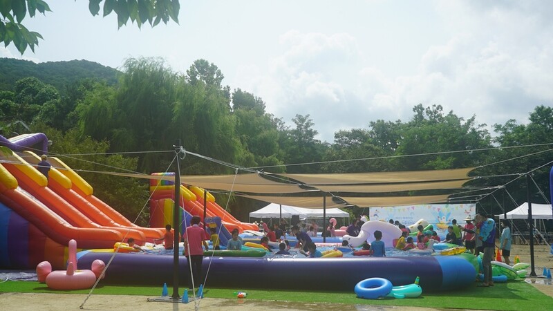 [게시판] 펄어비스, 안양 소재 보육원서 물놀이 기부 행사