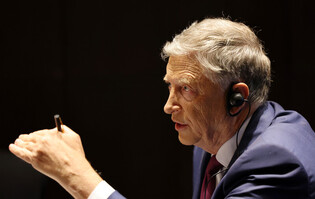 [Moment to Focus] Bill Gates gives interview