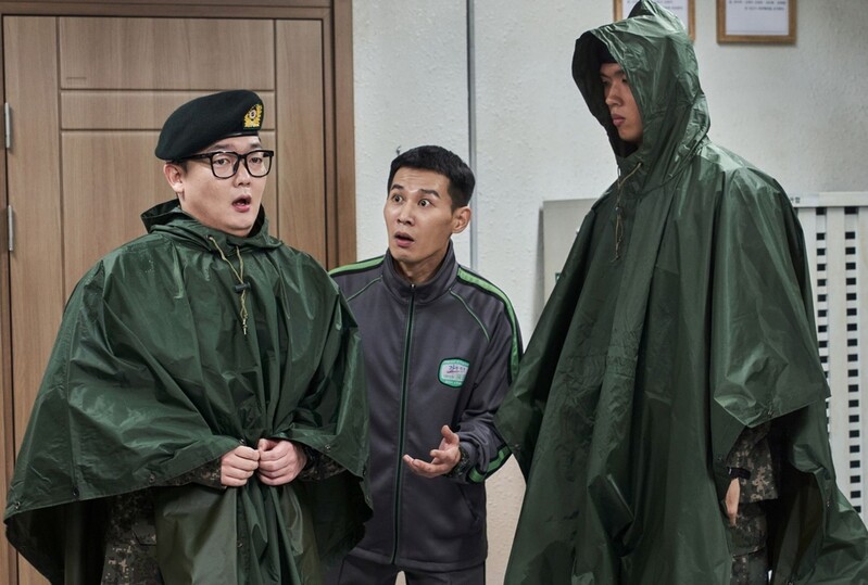 [시청자가 찜한 TV] 웃기지만 마냥 웃을 수만은 없는 '신병' 2위