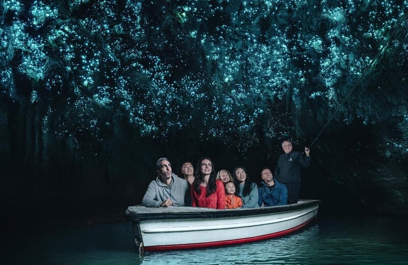 [여행소식] 3천만 년 전 동굴에서 보트 관광을