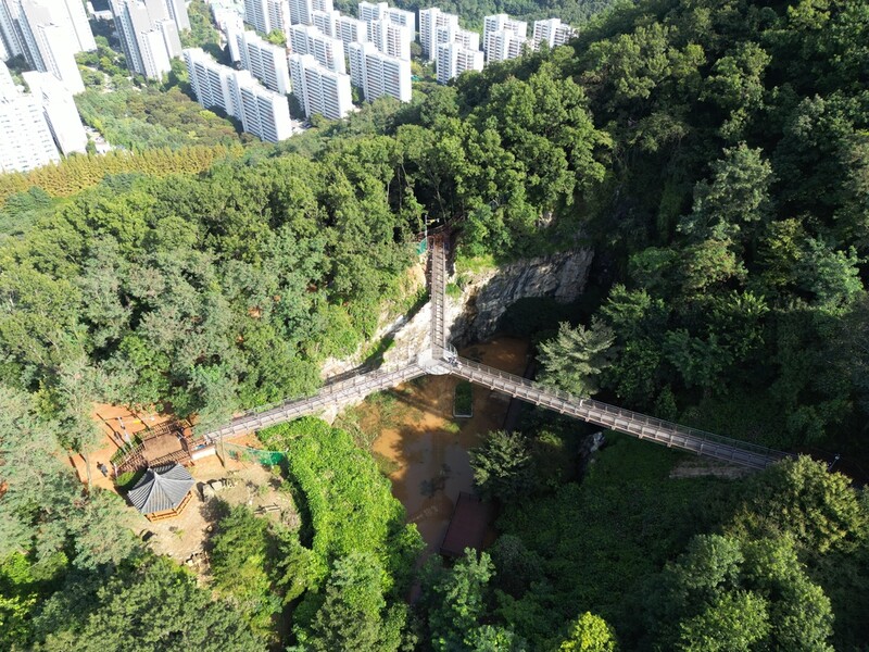 광명시 도덕산에 20ｍ 높이 Y자형 출렁다리 설치…27일 개통