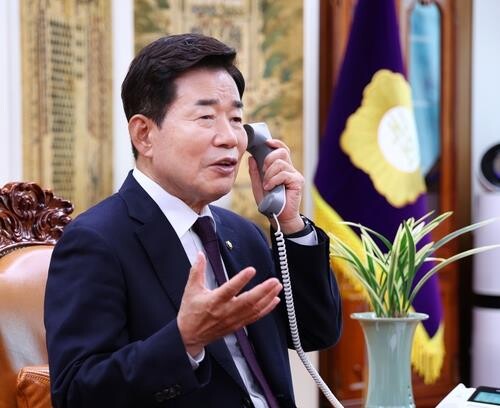 Assembly Speaker Kim congratulates S. Korean archbishop on coming cardinal ordination