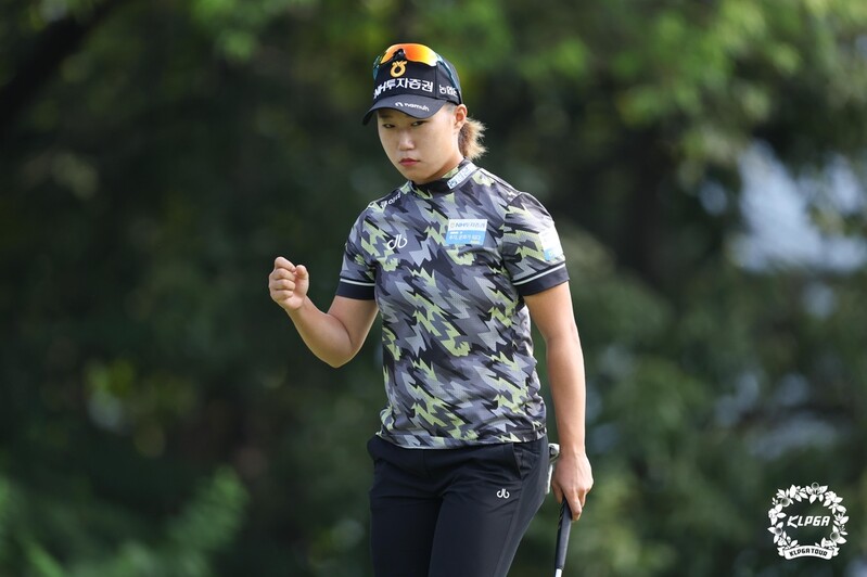 '러프 해법' 찾은 정윤지, 한화 클래식 2R 5언더파 맹타